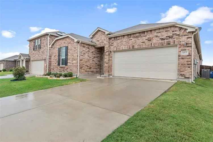 Single-family house For Rent in 1813, Waggoner Drive, Texas