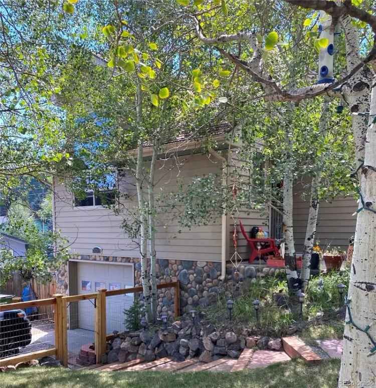 Single-family house For Sale in Evergreen, Colorado