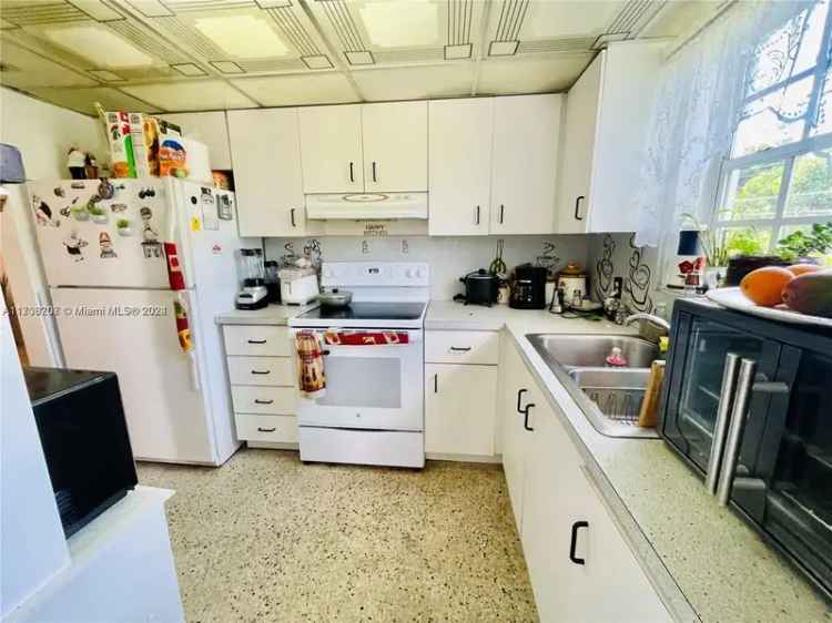 Multi-family house For Sale in 270, Northwest 34th Terrace, Miami, Florida