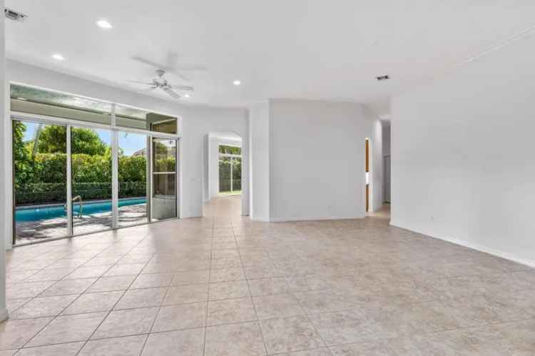 Single-family house For Sale in Boca Raton, Florida