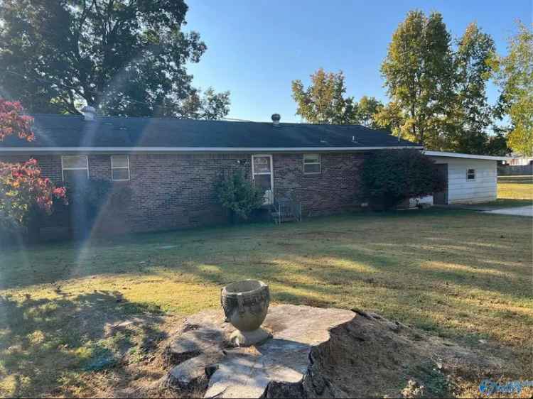 Single-family house For Sale in 15597, Brownsferry Road, Athens, Alabama