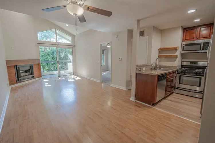 Woodland Hills Condo for Rent - 1 Bedroom, 1 Bath