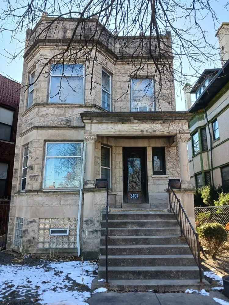 Multi-family house For Sale in 3407, West Adams Street, Chicago, Illinois