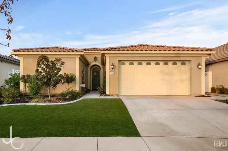 Single-family house For Sale in Bakersfield, California