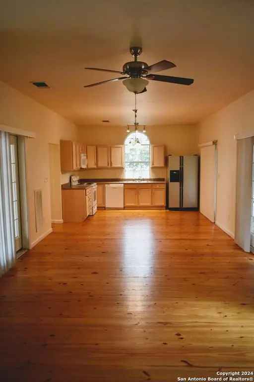 Single-family house For Sale in Valley Mills, Texas