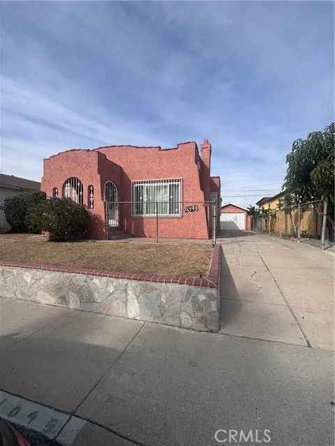 Single-family house For Sale in Los Angeles, California