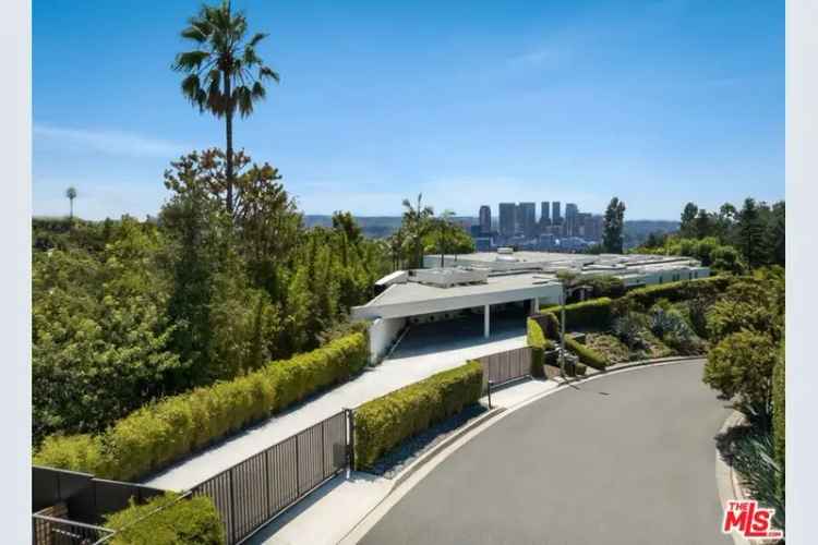 Single-family house For Sale in 1012, Wallace Ridge, Beverly Hills, California