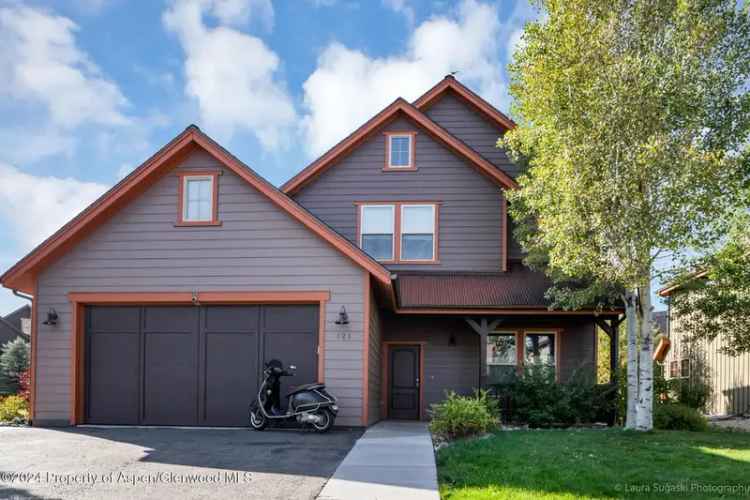 Single-family house For Sale in Glenwood Springs, Colorado