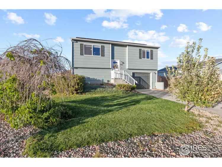 Single-family house For Sale in Greeley, Colorado