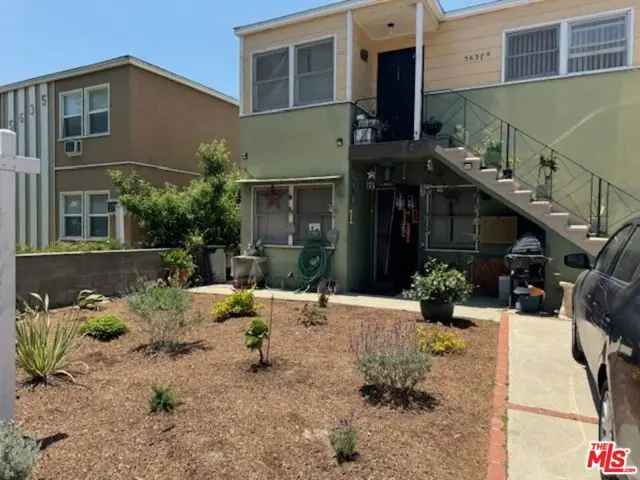 Multi-family house For Sale in 5637, Auckland Avenue, Los Angeles, California