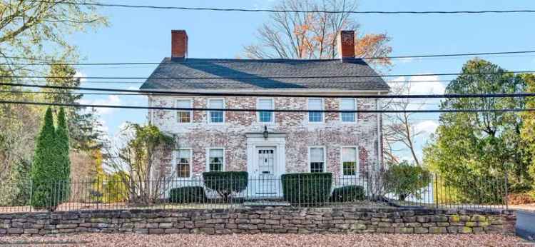 Single-family house For Sale in 253, South Main Street, West Hartford, Connecticut