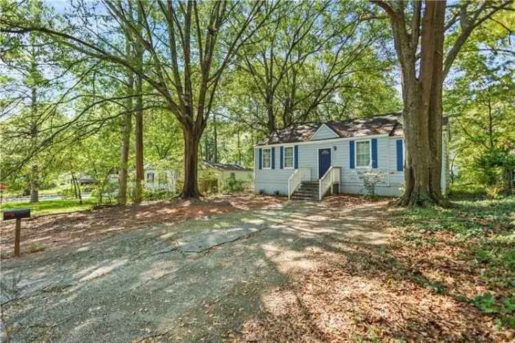 Single-family house For Sale in 1324, Almont Drive Southwest, Atlanta, Georgia