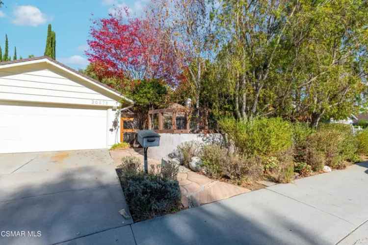 Single-family house For Sale in Agoura Hills, California