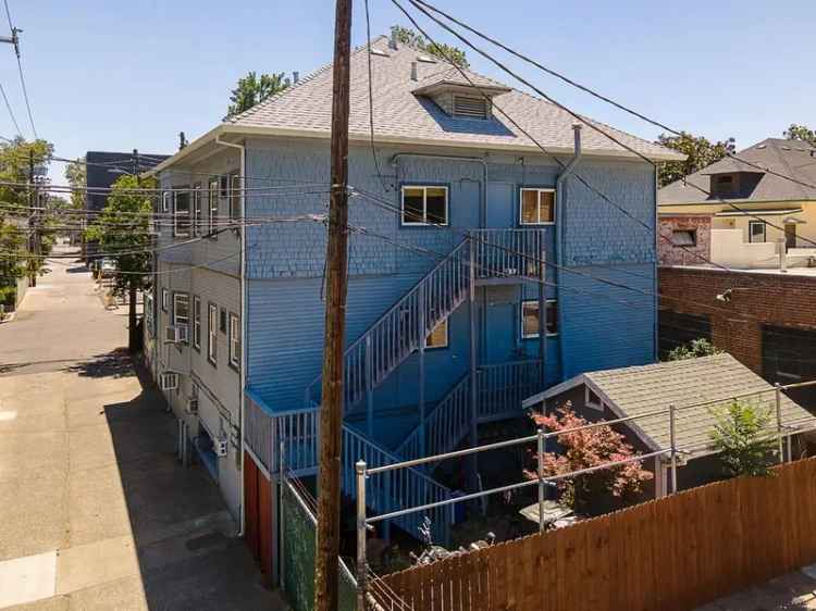 Multi-family house For Sale in Sacramento, California