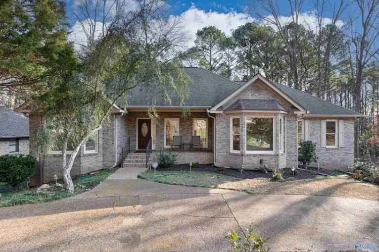 Single-family house For Sale in 1014, Seina Vista Drive, Madison, Alabama