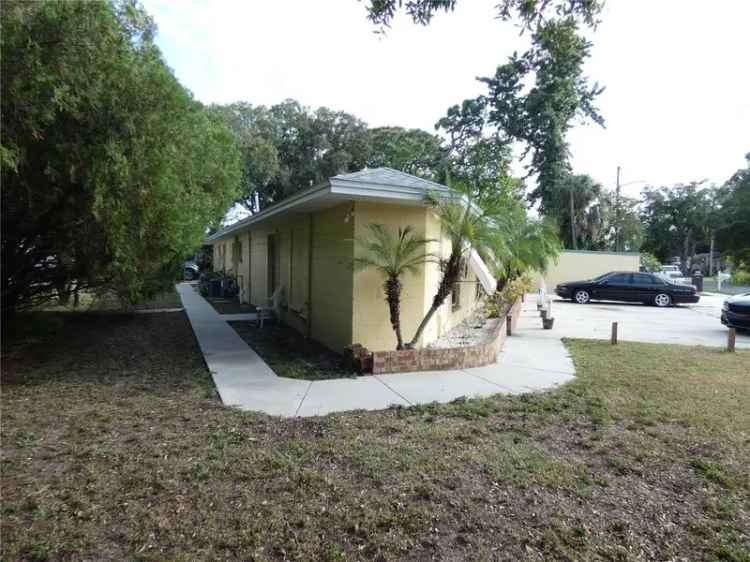 Multi-family house For Sale in 4631, 40th Street North, Saint Petersburg, Florida