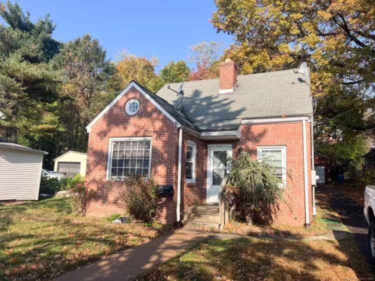 Single-family house For Sale in 34, Concord Street, New Britain, Connecticut