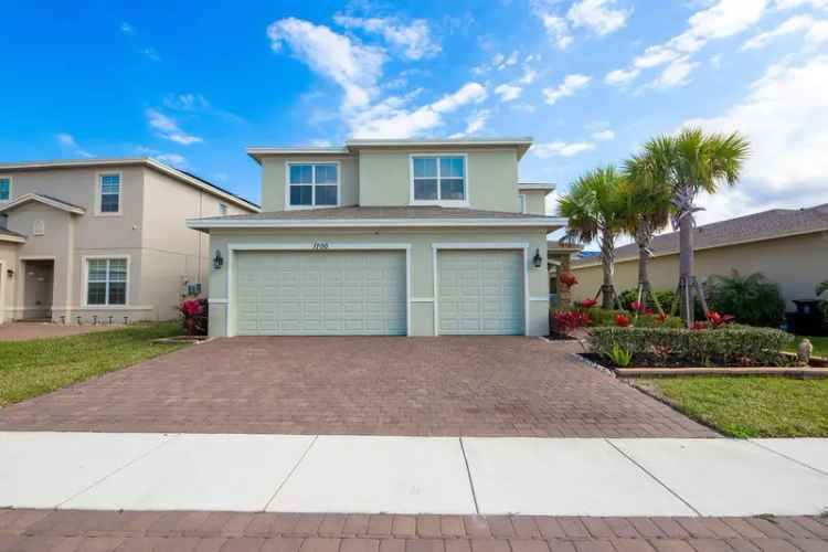 Single-family house For Sale in 1700, Northwest Vivanco Street, Port Saint Lucie, Florida