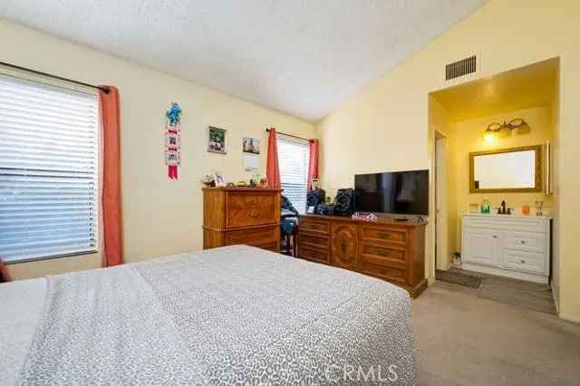 Condo For Sale in Anaheim, California