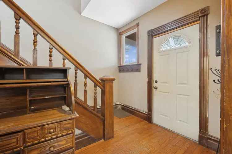 Single-family house For Sale in 4619, North Kilbourn Avenue, Chicago, Illinois