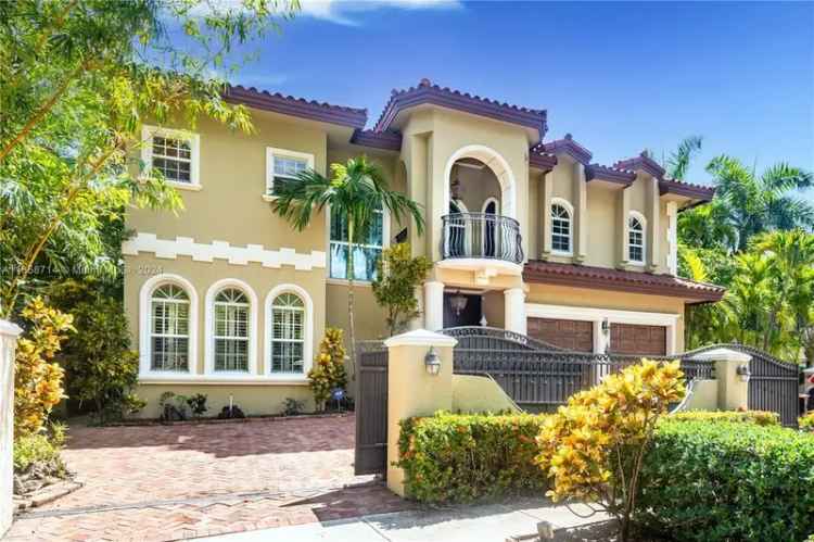 Single-family house For Sale in 4501, North Bay Road, Miami Beach, Florida