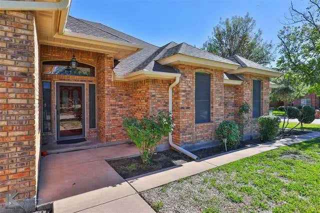 Single-family house For Sale in 2141, Crestline Drive, Abilene, Texas