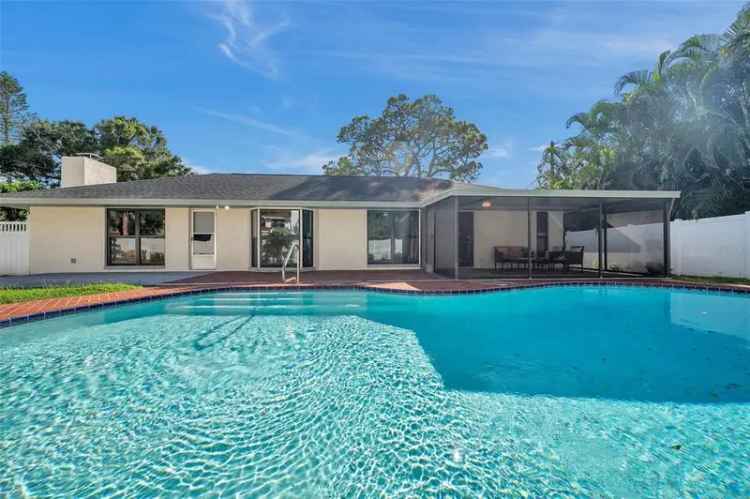 Single-family house For Sale in 1164, Murok Way South, Saint Petersburg, Florida