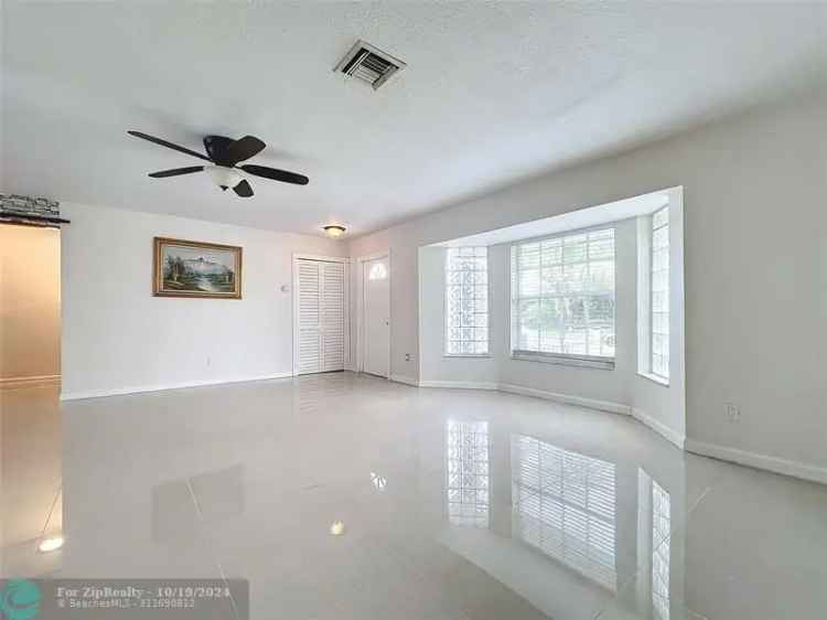 Single-family house For Sale in 2166, Southeast Dorson Way, Delray Beach, Florida