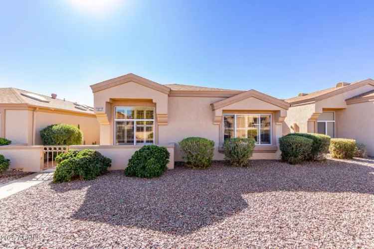 Single-family house For Sale in 18212, North 136th Avenue, Sun City West, Arizona