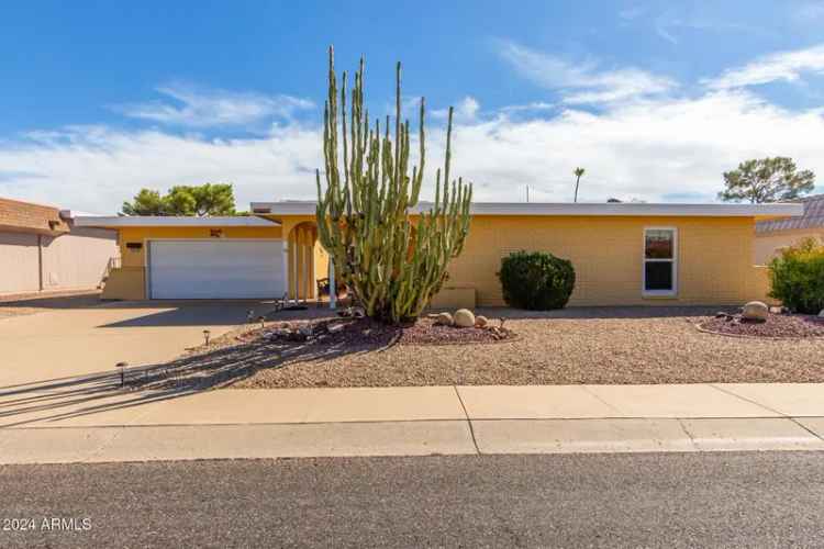 Single-family house For Sale in 10637, West Welk Drive, Sun City, Arizona