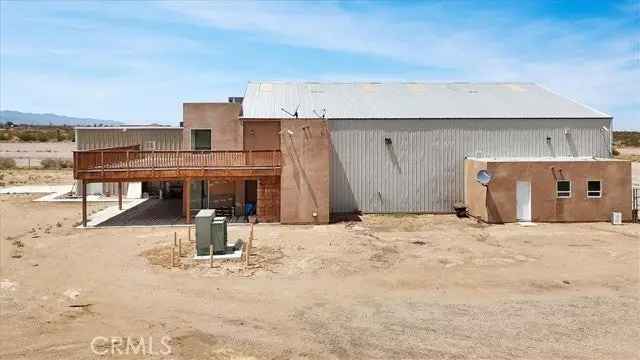 Single-family house For Sale in 8920, Poppy Road, Adelanto, California