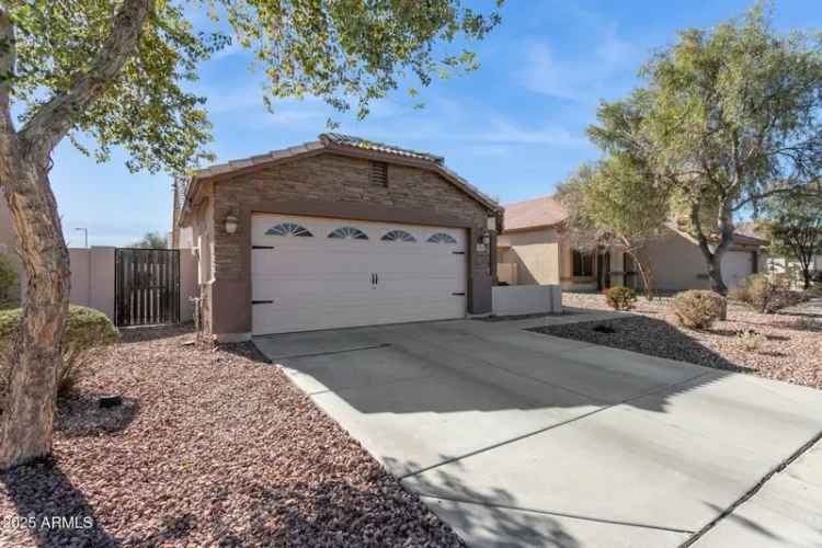 Single-family house For Sale in 24833, West Jessica Lane, Buckeye, Arizona