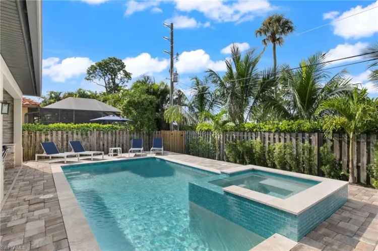 Single-family house For Sale in 845, 101st Avenue North, Florida