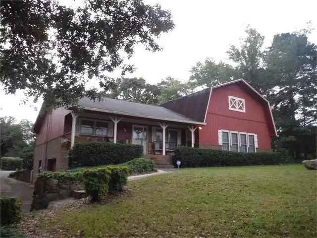 Single-family house For Sale in Marietta, Georgia