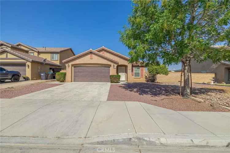 Single-family house For Sale in 45043, 18th Street East, Lancaster, California