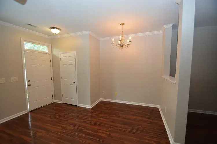 Townhouse for Rent in South Raleigh - 3 Beds, 2.5 Baths, Pool, Park