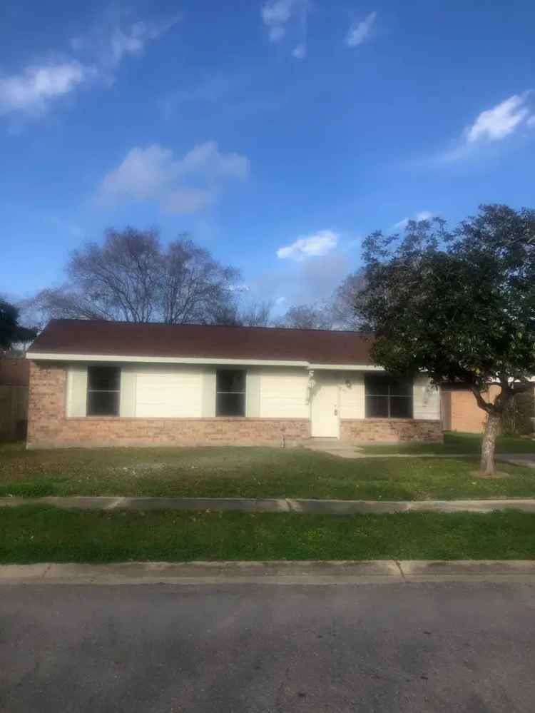 Updated 3BR/2Bath House Near Scott LA