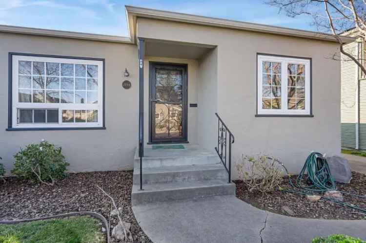 Single-family house For Sale in 2194, 6th Avenue, Sacramento, California