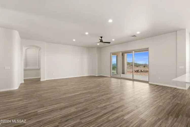 Single-family house For Sale in 1331, East Madera Estates Lane, Sahuarita, Arizona