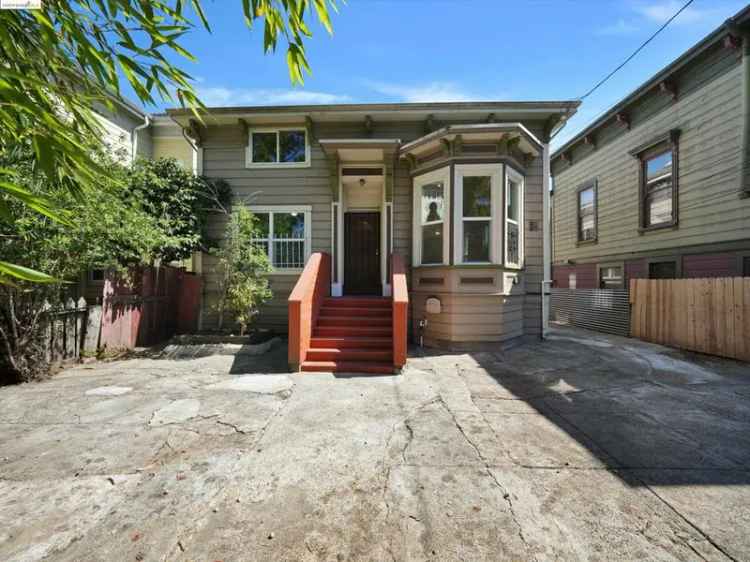 Multi-family house For Sale in 1102, Chester Street, Oakland, California