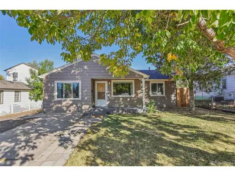 Single-family house For Sale in 4240, Harlan Street, Wheat Ridge, Colorado