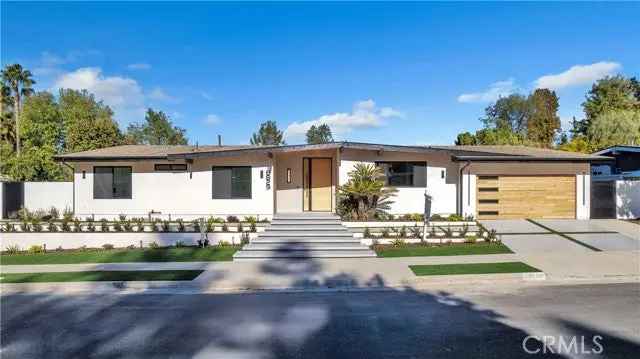 Single-family house For Sale in 18829, Paseo Nuevo Drive, Los Angeles, California