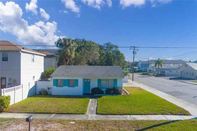 Single-family house For Sale in 312, South Arrawana Avenue, Tampa, Florida