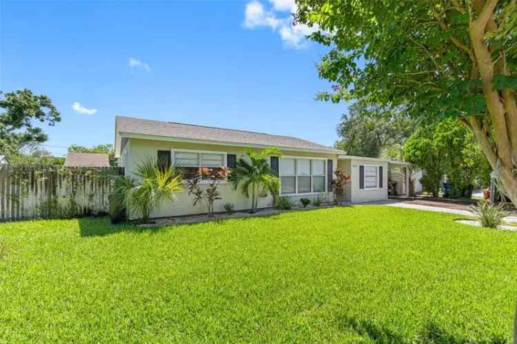 Single-family house For Sale in 7201, 15th Street North, Saint Petersburg, Florida