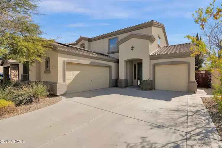 Single-family house For Sale in 18053, West Rimrock Street, Surprise, Arizona