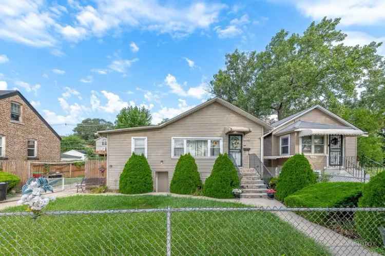 Single-family house For Sale in 11622, South Watkins Avenue, Chicago, Illinois