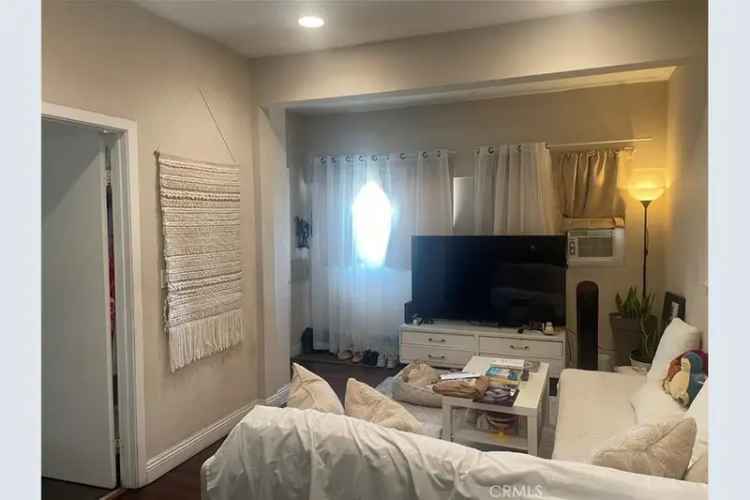 Multi-family house For Sale in Long Beach, California