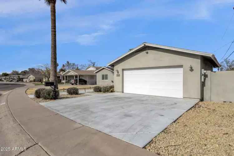 Single-family house For Sale in 740, West Tuckey Lane, Phoenix, Arizona