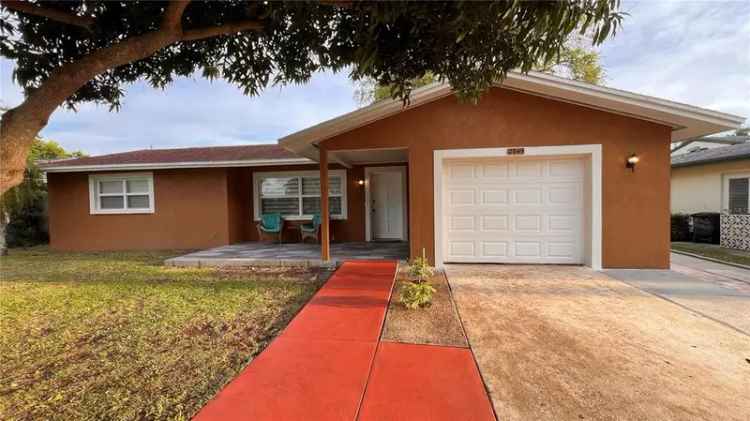 Single-family house For Sale in 2049, Scotland Drive, Clearwater, Florida