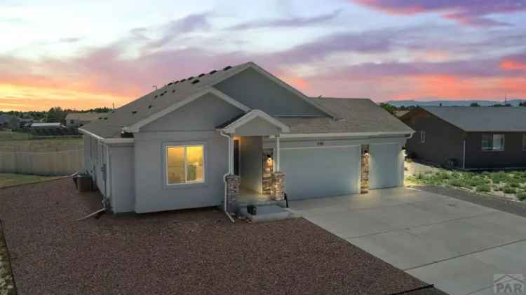 Single-family house For Sale in Pueblo West, Colorado